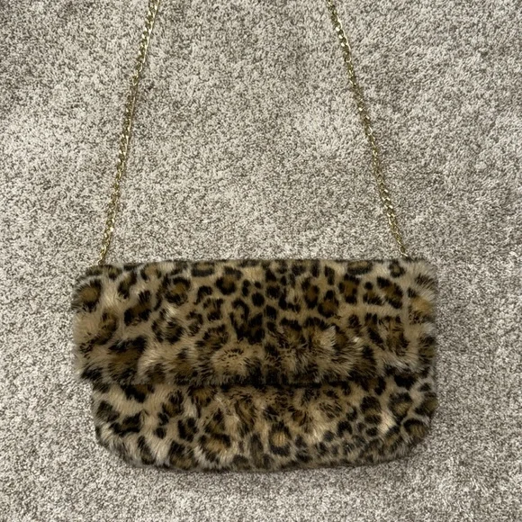 Fuzzy Cheetah Print Folding Purse - Picture 4 of 10
